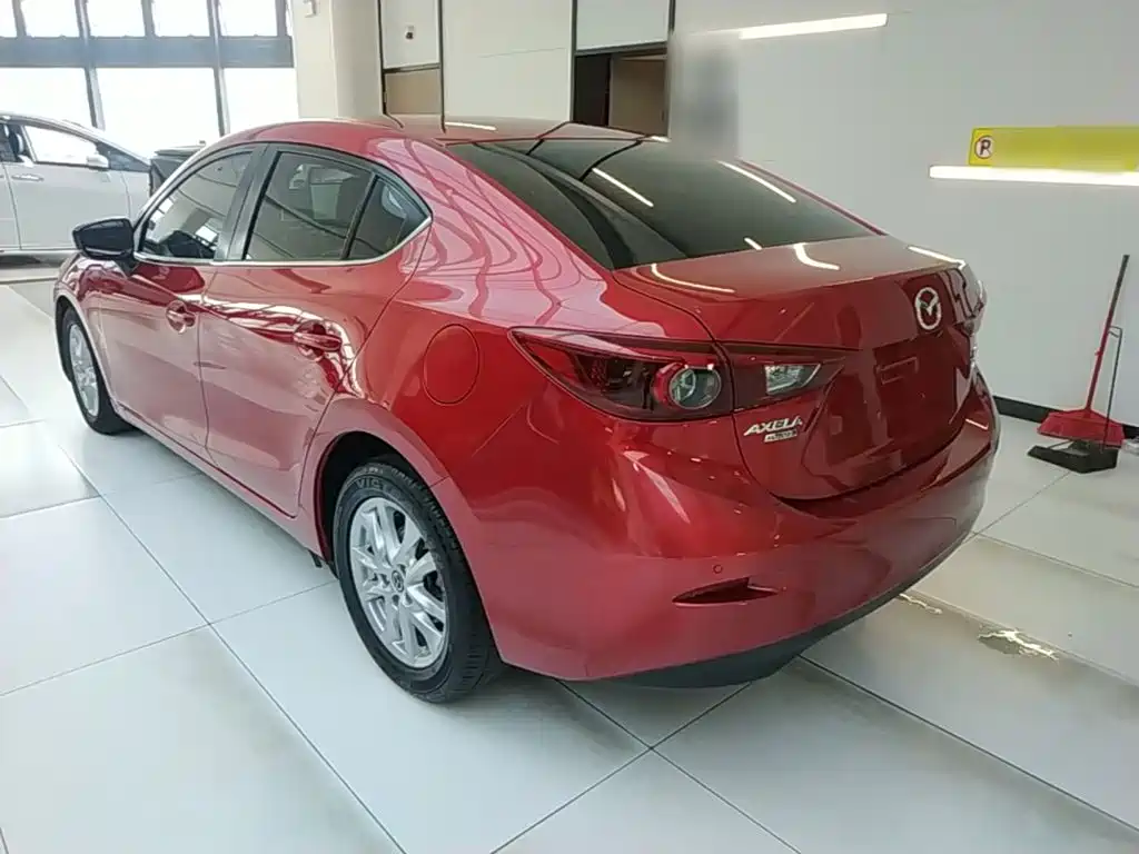 Mazda 3 Axela Sedan 1.5 L Auto Luxury CN-V