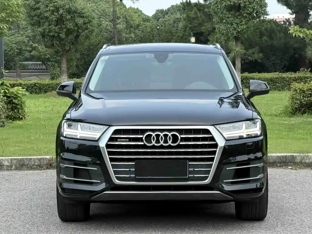 Audi Q7 55 TFSI Tech
