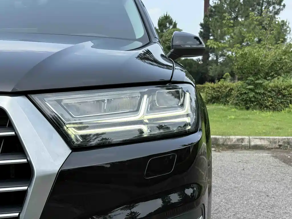 Audi Q7 55 TFSI Tech