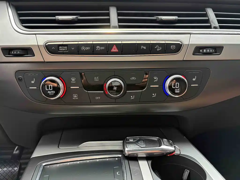 Audi Q7 55 TFSI Tech