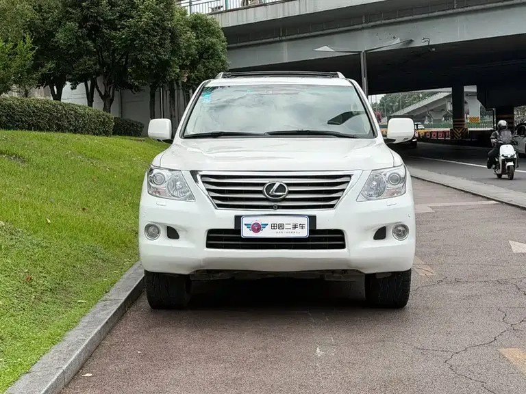 Lexus LX 570