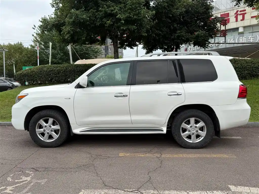 Lexus LX 570