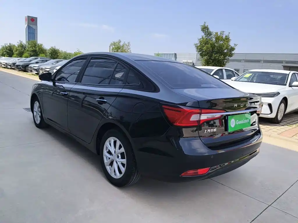 Roewe i5 1.5 L Auto 4 G Connected Leading Luxury