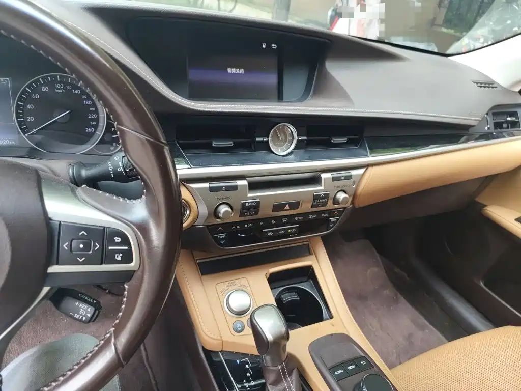 Lexus ES 200 Elite