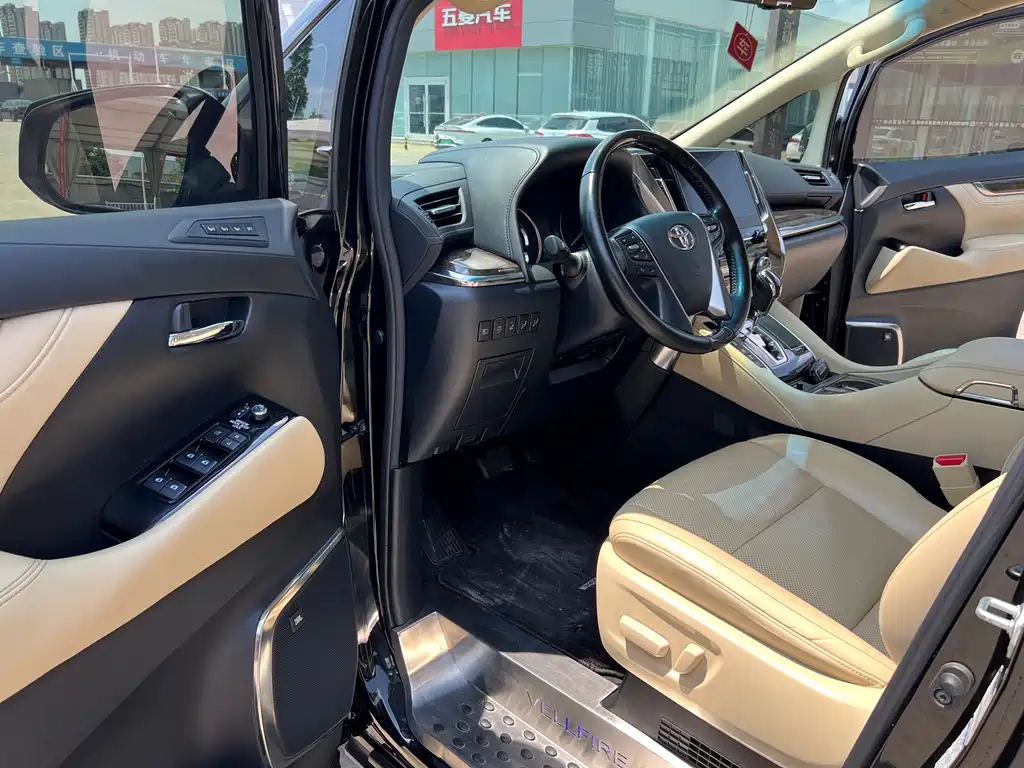 Vellfire Dual Engine 2.5 L Black Gold Limited