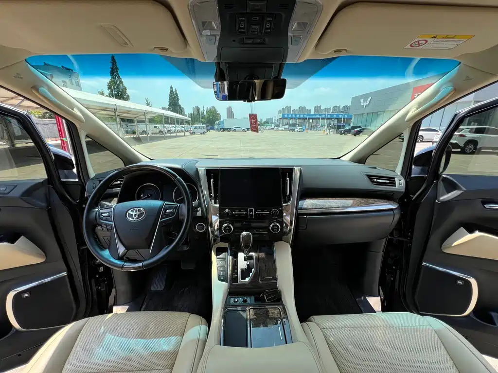 Vellfire Dual Engine 2.5 L Black Gold Limited