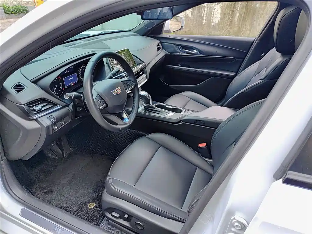 Cadillac CT4 28 T Style