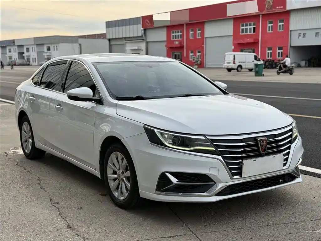 Roewe i6 NEV 45 T Hybrid Connected Smart Enjoyment