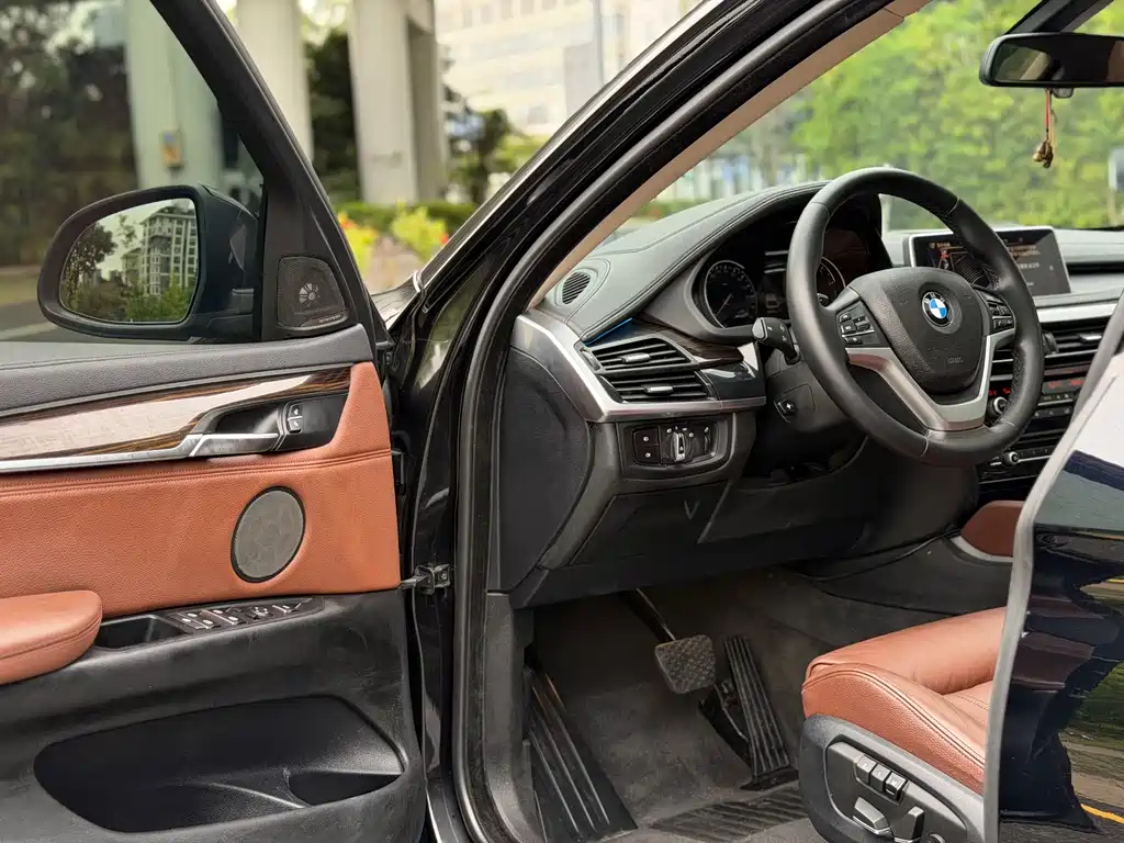 BMW X6 xDrive35 i Luxury