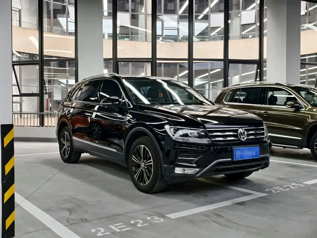 Tiguan L Facelift 330 TSI Auto 2 WD Panoramic Comfort CN-VI