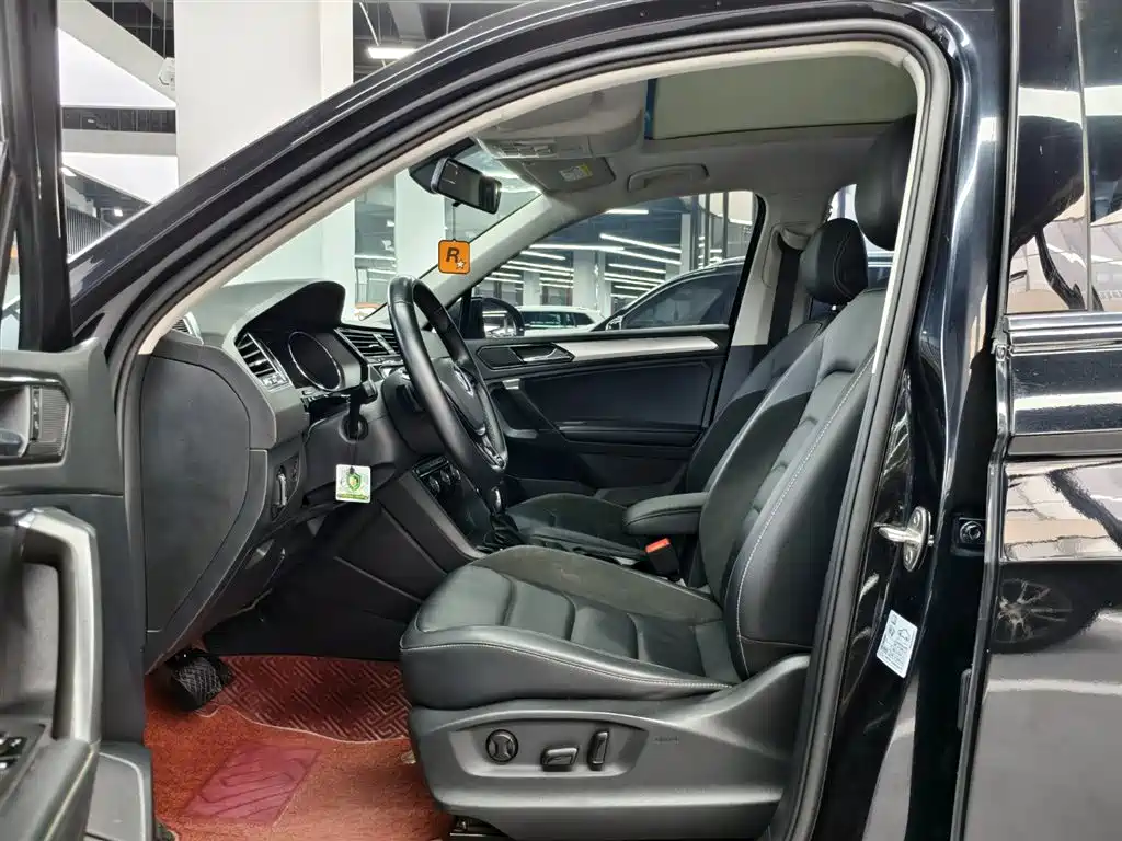Tiguan L Facelift 330 TSI Auto 2 WD Panoramic Comfort CN-VI
