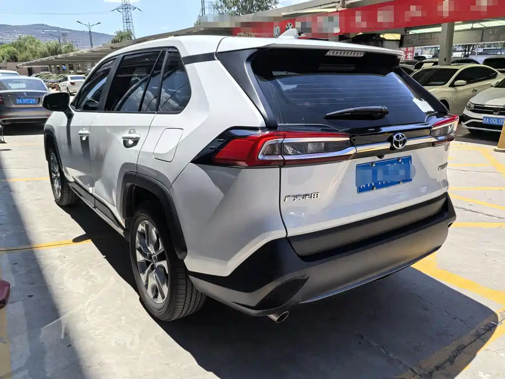 Wildlander 2.0 L CVT 2 WD Leading