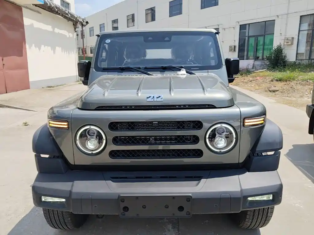 212 T01 2.0 T Explorer