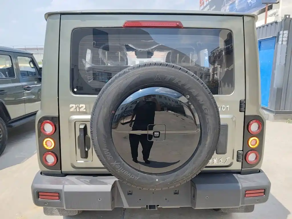 212 T01 2.0 T Explorer