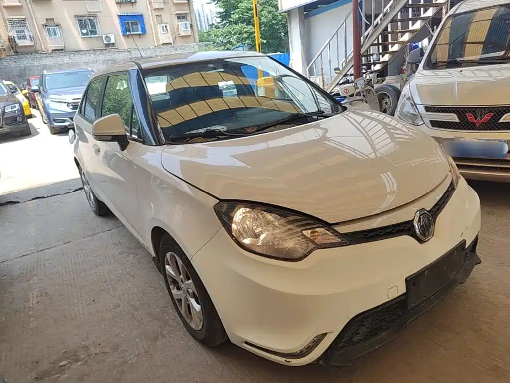 MG 3 1.5 L AMT Elite