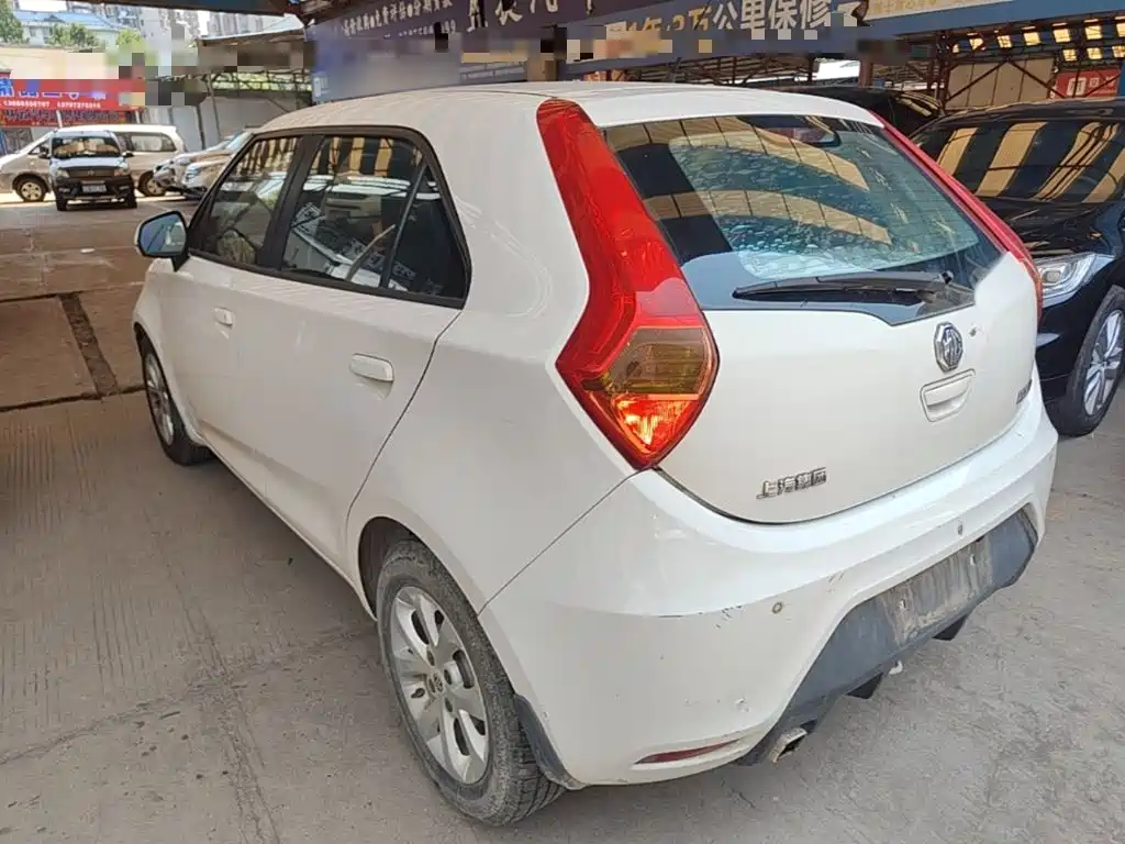 MG 3 1.5 L AMT Elite