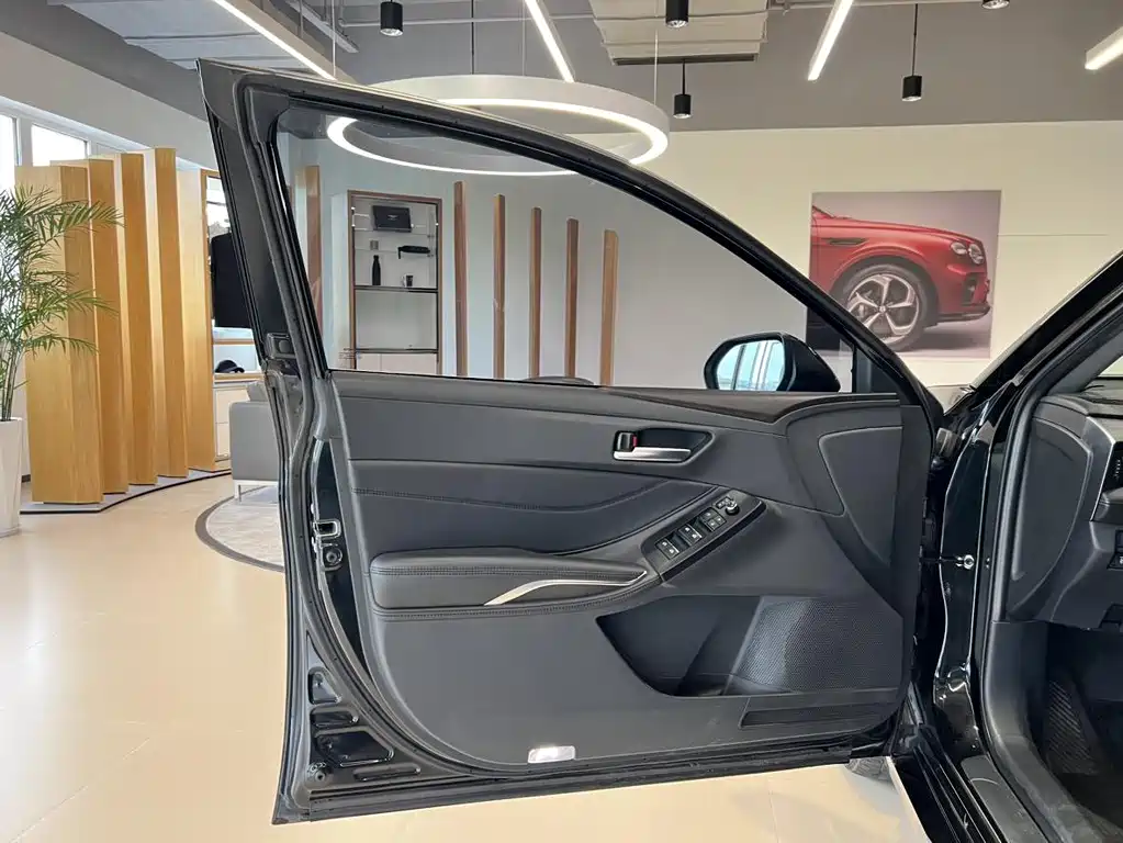 Avalon 2.5 L Luxury
