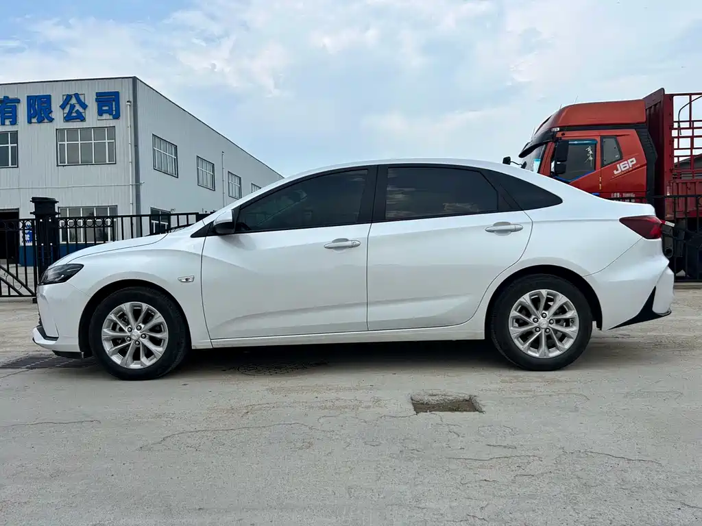 Monza 1.5 L DCT Joy