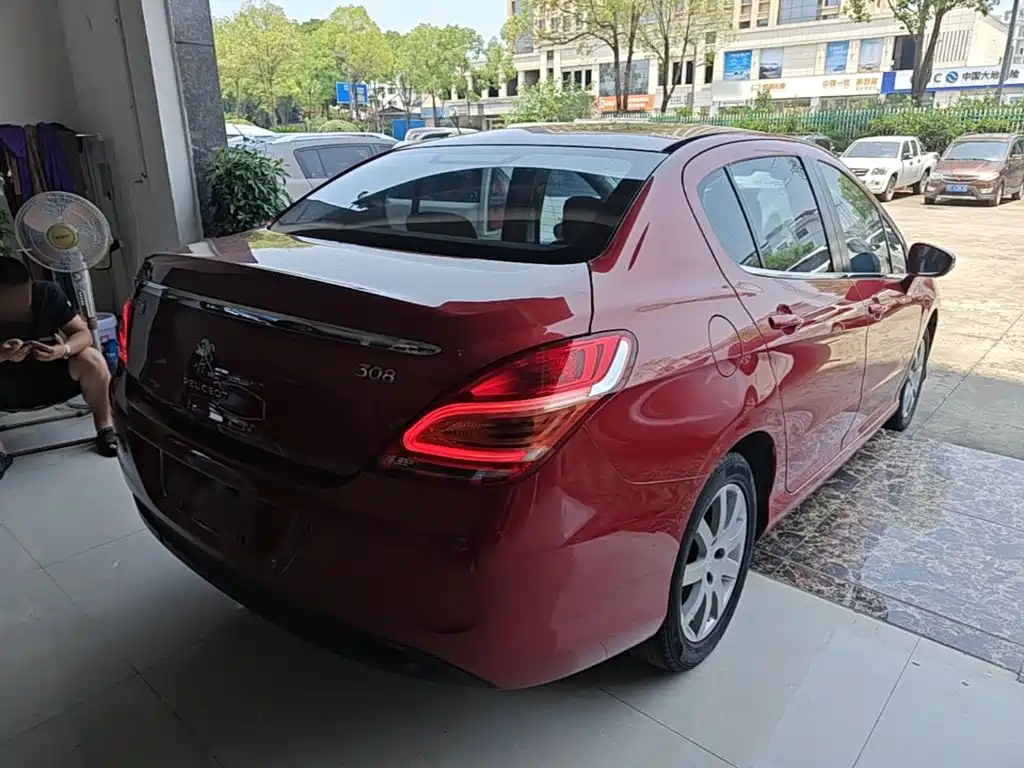 Peugeot 308 Pleasure Classic 1.6 L Auto Superior Style