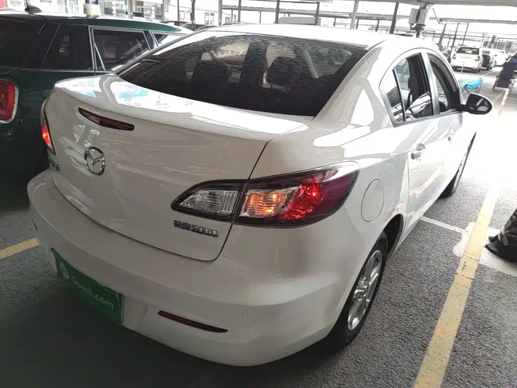 Mazda 3 Star 马自达3星骋 2015款 三厢 1.6 L 自动舒适型