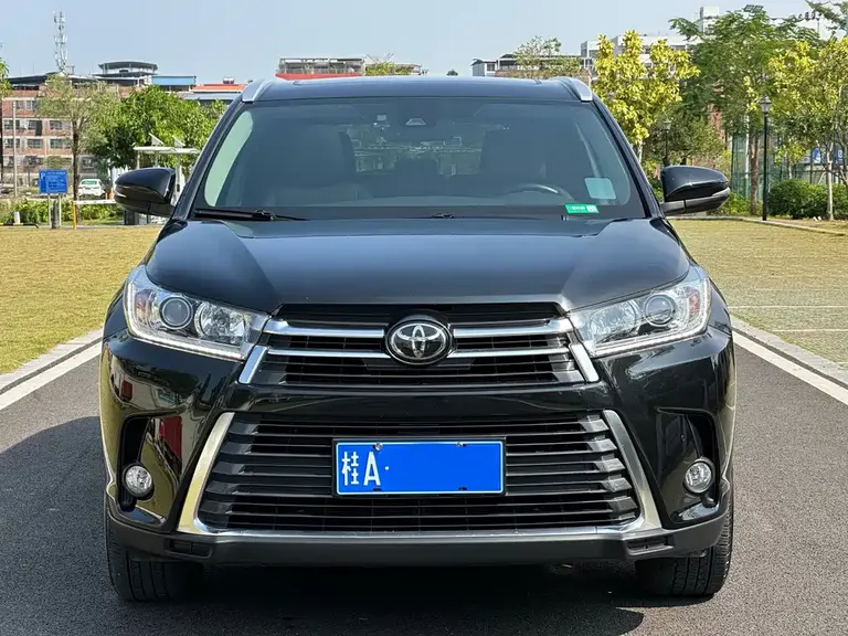 Toyota Highlander 2.0 T 4 WD Distinguished 7-seat