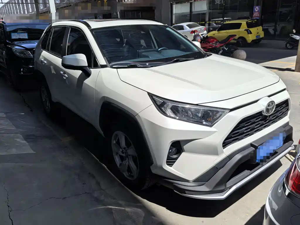 RAV4 2.0 L CVT 2 WD Style