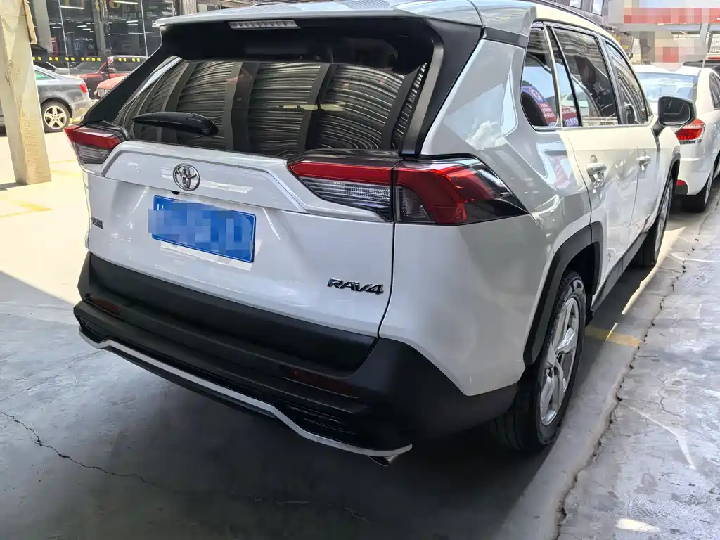 RAV4 2.0 L CVT 2 WD Style