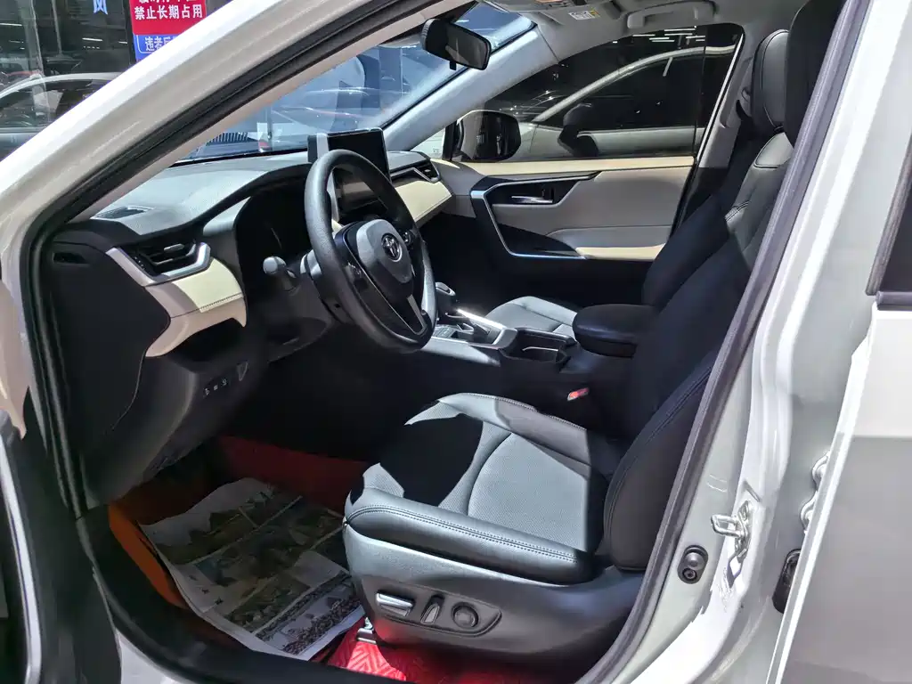 RAV4 2.0 L CVT 2 WD Style
