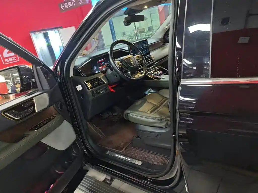 Navigator 3.5 T President