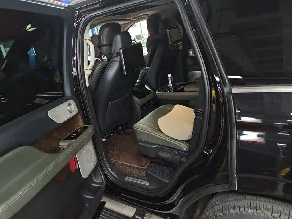 Navigator 3.5 T President