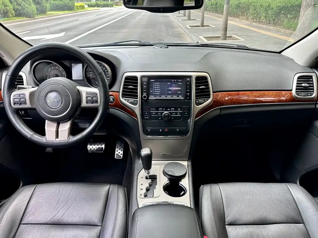 Grand Cherokee (Import) 3.6 L Luxury Navigation