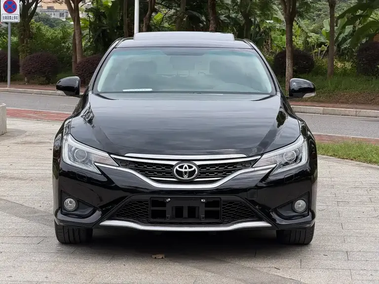 Toyota Mark X 2.5 V Style Sharp
