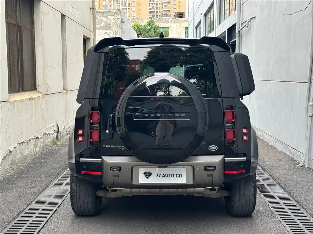 Land Rover Defender 110 P400 X-DYNAMIC HSE