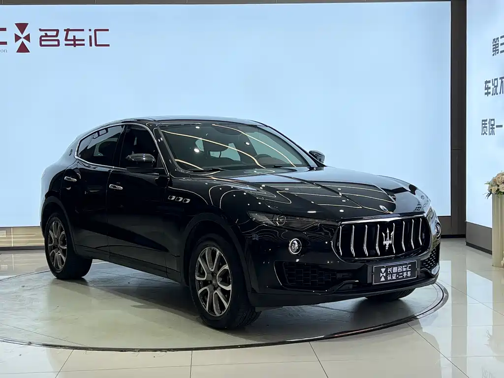 Levante 3.0 T Standard