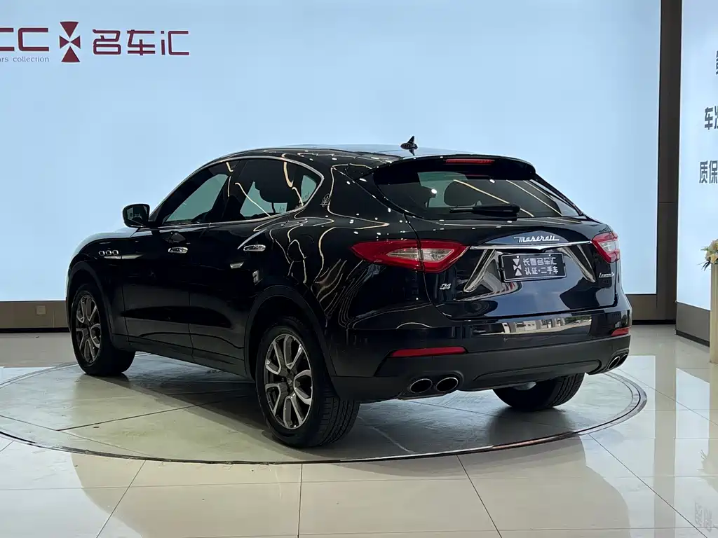 Levante 3.0 T Standard