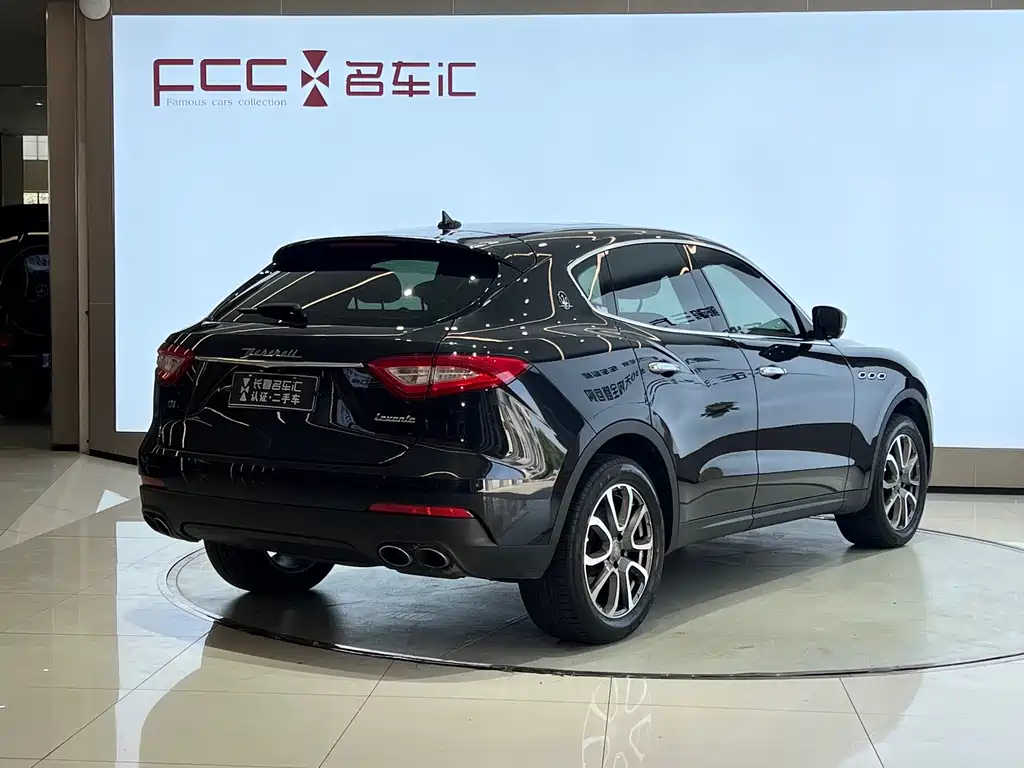 Levante 3.0 T Standard