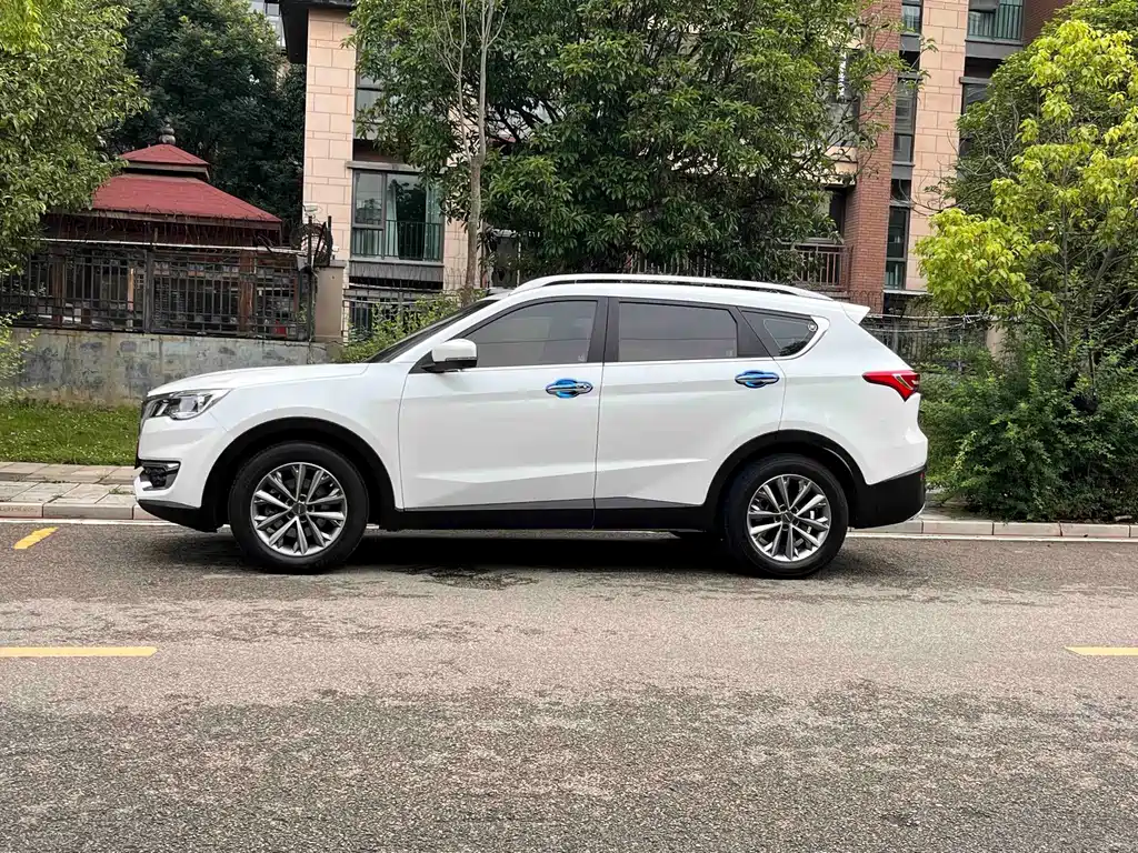 Jetour X70 1.5 T Auto Joy Travel