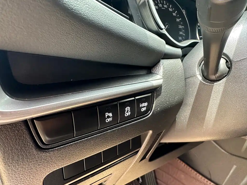 Mazda 3 Axela 马自达3 昂克赛拉 2021款 1.5 L 手动质美版
