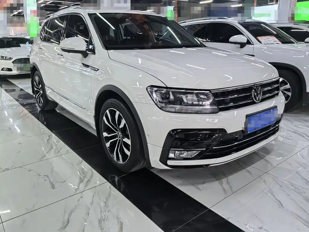 Tiguan L 330 TSI Auto 2 WD R-Line Premium