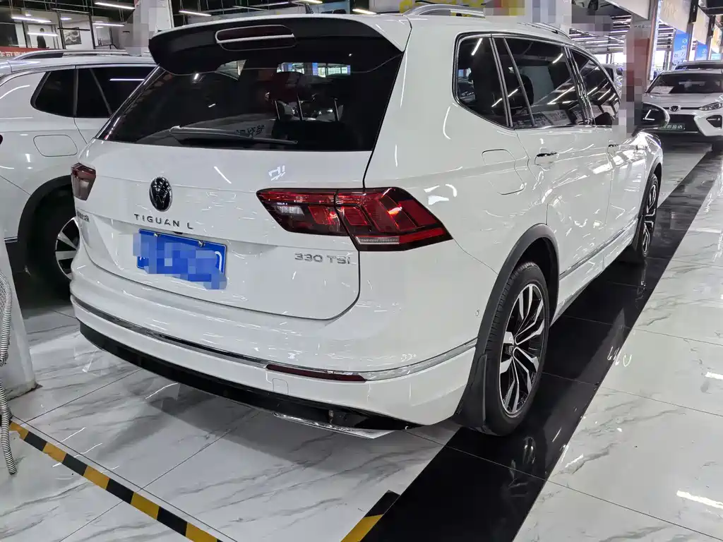 Tiguan L 330 TSI Auto 2 WD R-Line Premium