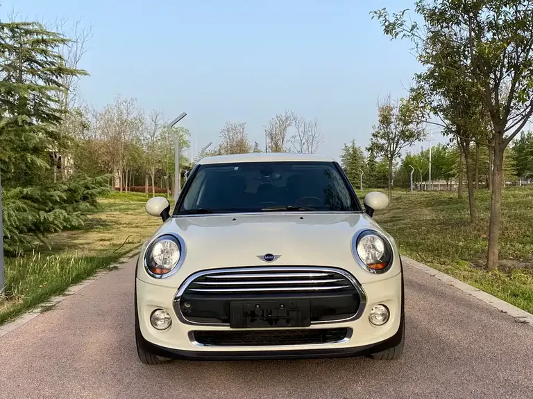 MINI 1.5 T ONE PLUS 5-door