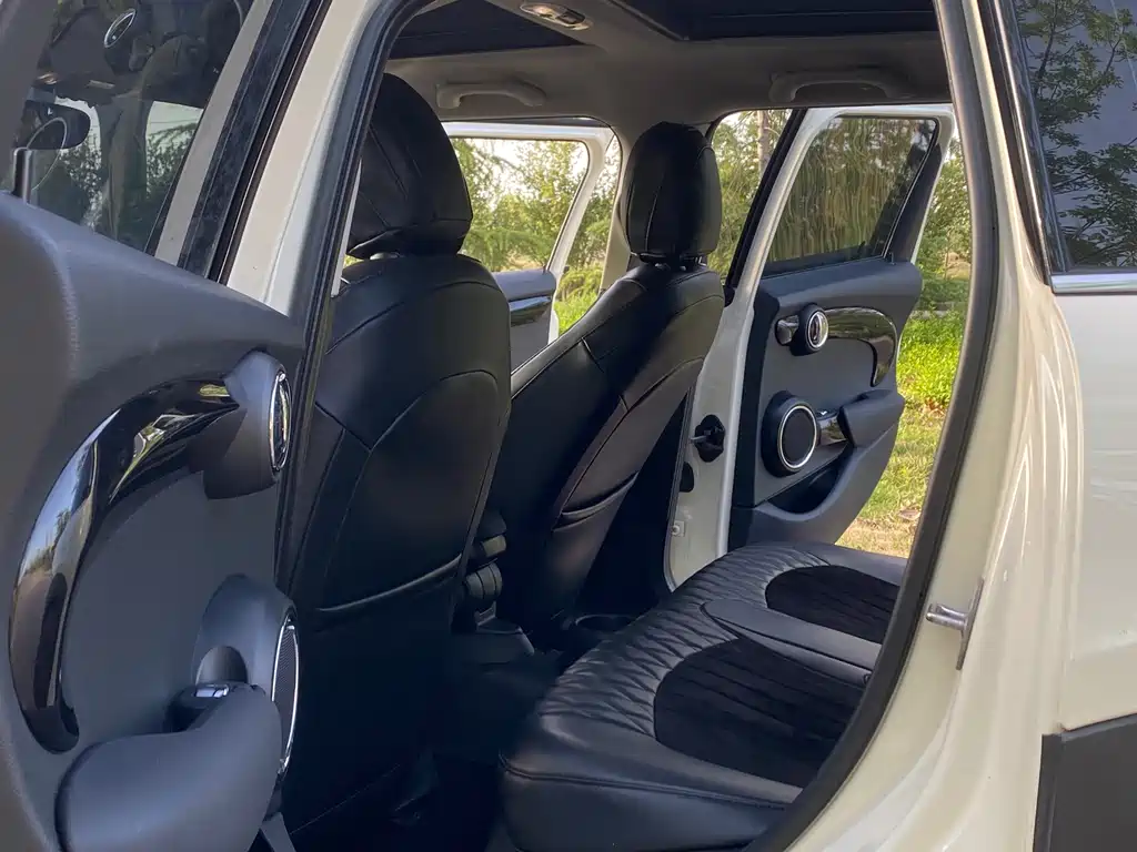 MINI 1.5 T ONE PLUS 5-door