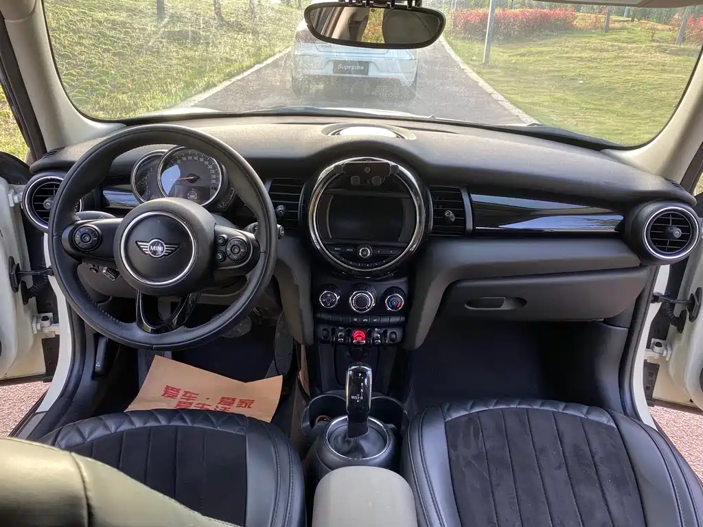 MINI 1.5 T ONE PLUS 5-door
