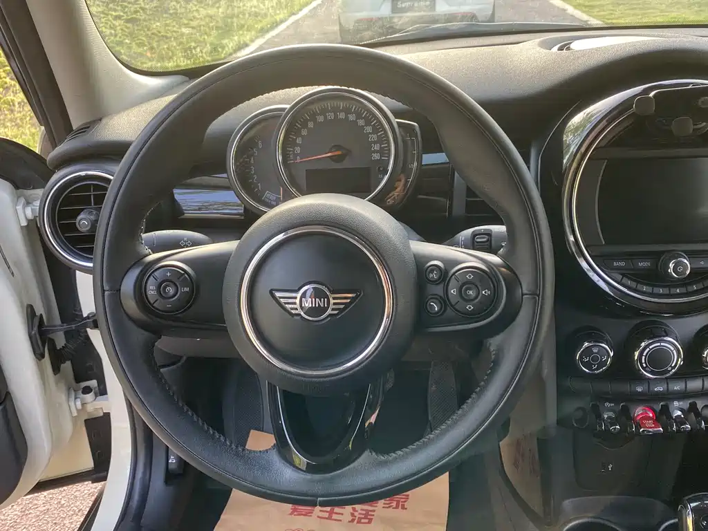 MINI 1.5 T ONE PLUS 5-door