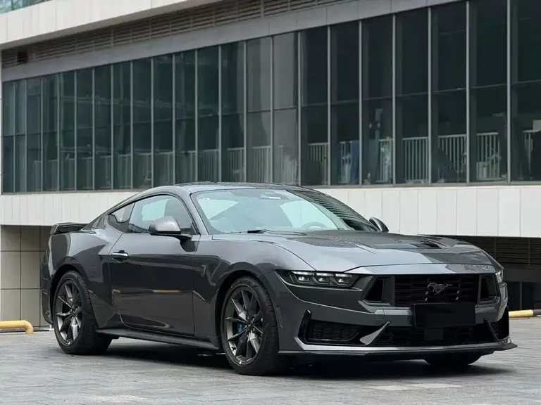 Ford Mustang 5.0 L V8 Dark Horse