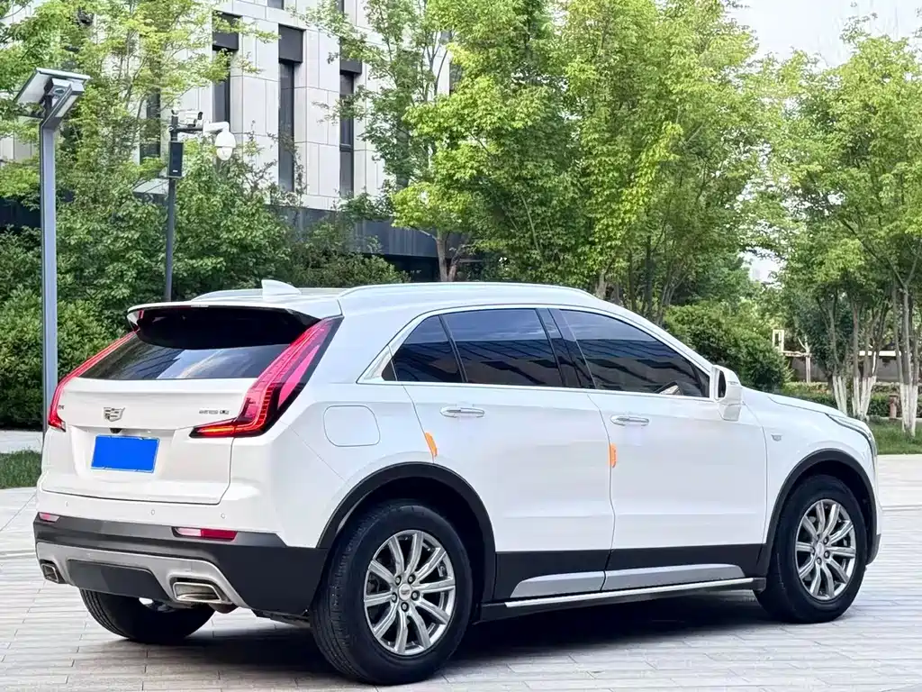 Cadillac XT4 28 T 2 WD Luxury