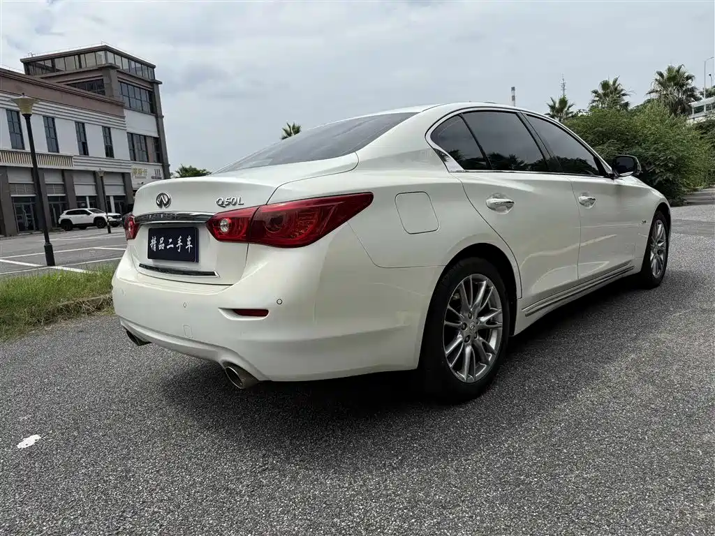 Infiniti Q50 L 2.0 T Joy