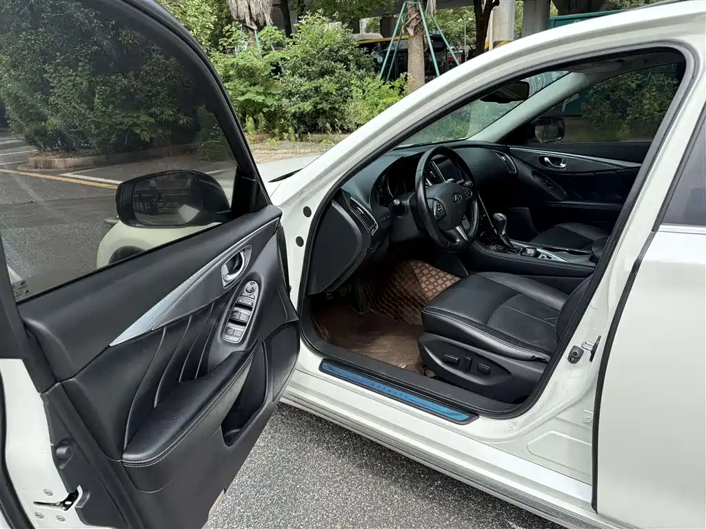 Infiniti Q50 L 2.0 T Joy