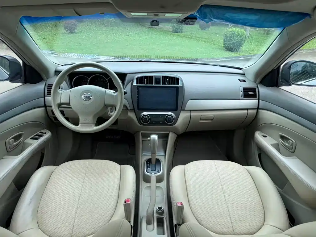 Sylphy Classic 1.6 XE Auto Leading