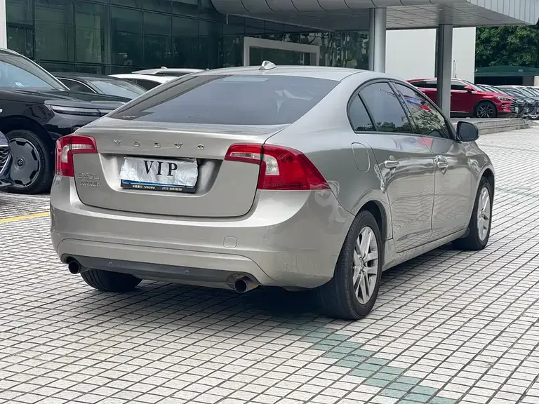 Volvo S60 S60 L 2.0 T Smart Travel